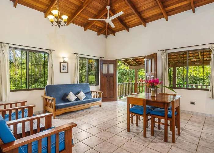 Guacamaya Lodge